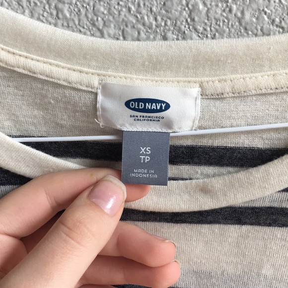Old Navy white and gray striped tee - Picture 3 of 4